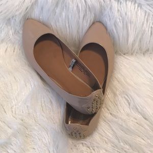 Nude ballet flats